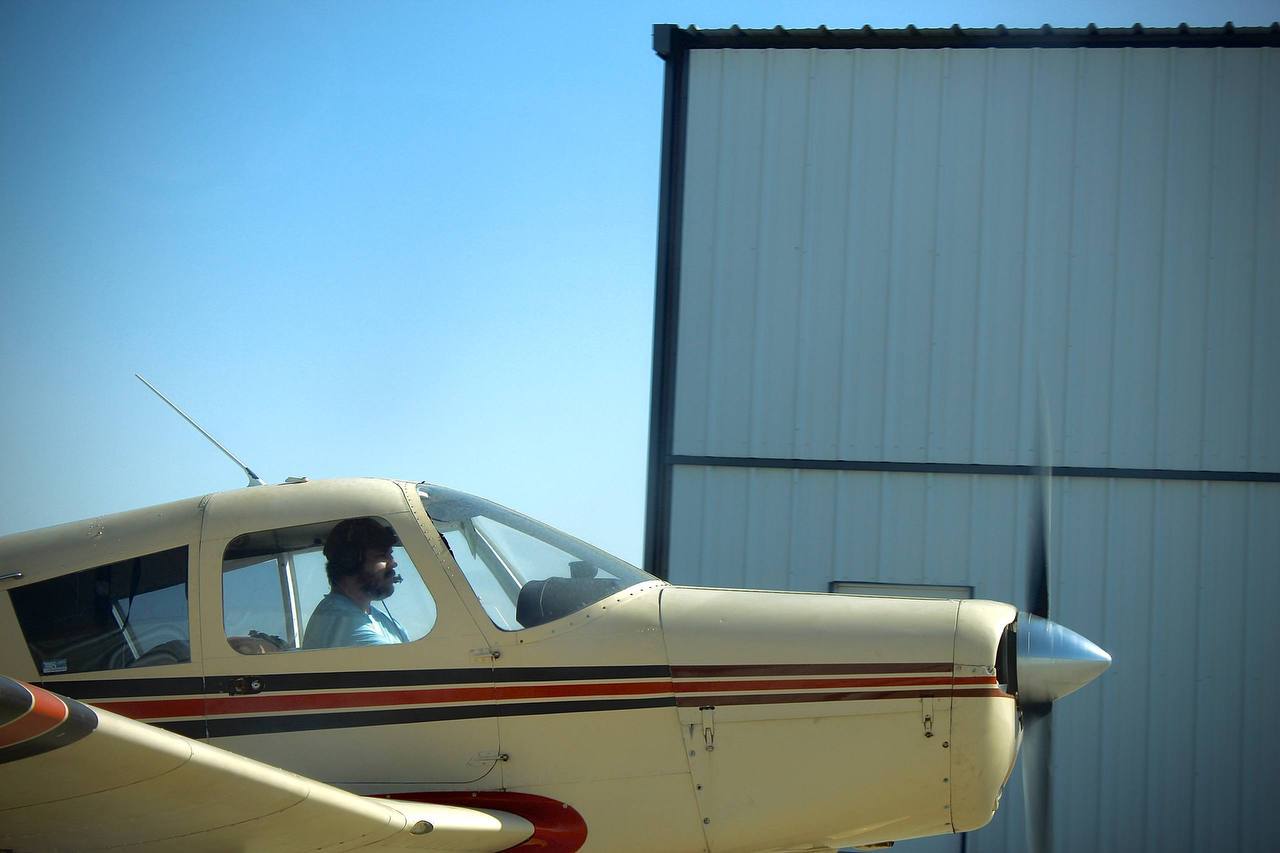 Piper PA-28-140 on the ramp